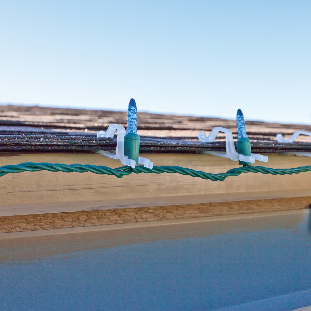 Northlight Commercial Grade Gutter and Shingle LED Christmas Light Clips - Clear - 100ct